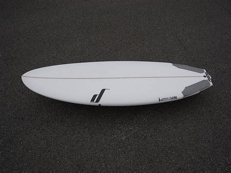 土曜日 腰腹セット胸 ドリントンシェイプあのモデル サーフボードクオリティーハードコア Quality Hardcore Distributions