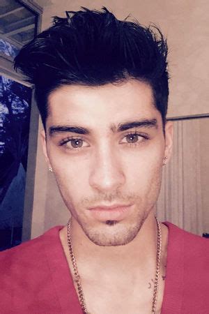 Zayn Malik Is Almost Unrecognizable Without His Facial Hair | 15 Mi...