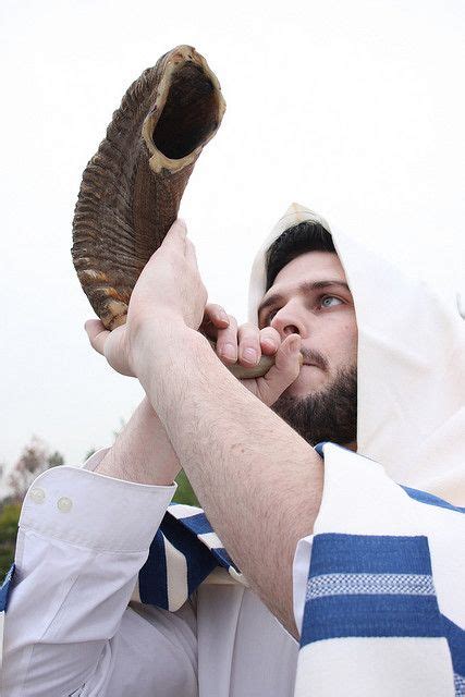 Here S Everything You Need To Know About Celebrating Yom Kippur