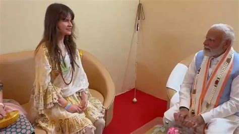 Pm Modi Meets German Singer Cassandra Mae Spittmann In Tamil Nadu Where