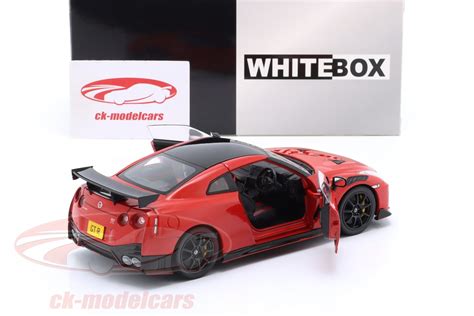 Whitebox Nissan Gt R Nismo Coupe Year Red Wb O Model