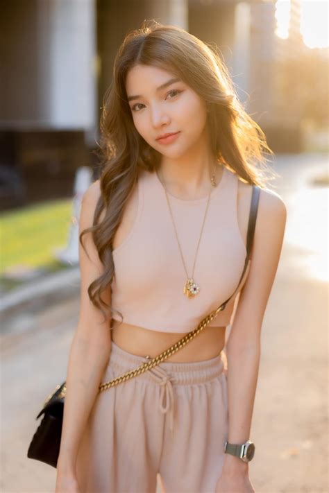 Bất ngờ trước nhan sắc 10 điểm không có nhưng của hot girl đồng phục xinh nhất Thái Lan đình