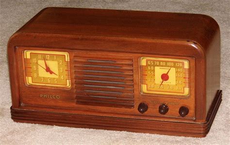 Vintage Philco Wood Table Clock Radio Model 42 22cl Am Band 6 Vacuum