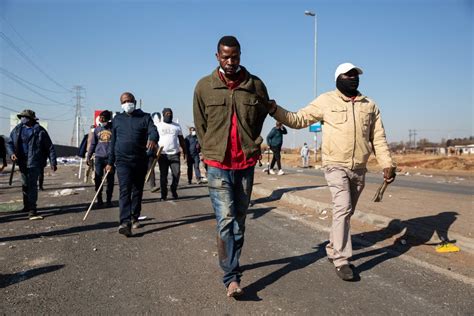 Vigilantes Take To South Africas Streets As Death Toll From Looting