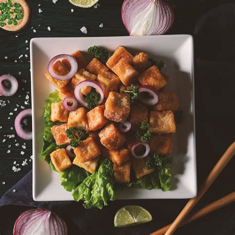 Gebratener Tofu mit Gemüse und Erdnusssauce SE Innovation UG