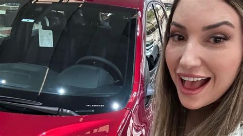 BBB Amanda Recebe Carro De R 200 000 Que Ganhou Automundo