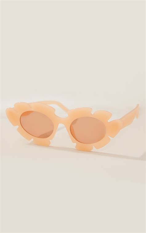 Nude Flower Cat Eye Sunglasses Accessories Prettylittlething Usa