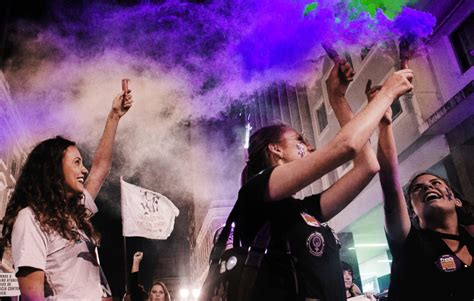 O poder feminista volta às ruas em 8 de março na Greve Internacional