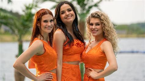 K3 één jaar later volgt Hanne Marthe en Julia in hun eerste jaar als