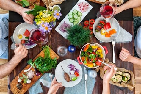 お腹いっぱいなのに食欲が止まらない原因と対処法｜妊娠中に食べたくなるのはなぜ？ ちそう