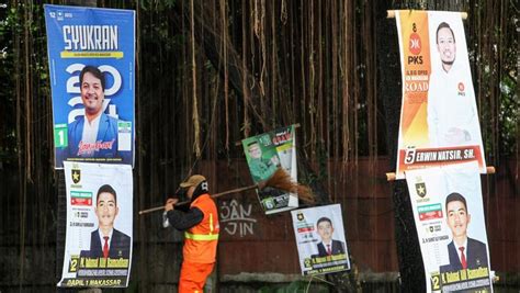 Duh Pohon Pohon Dipaku Untuk Poster Caleg