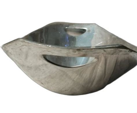 Polished Silver Aluminium Fruit Bowl Size 20 3x17 8x7 6cm At Rs 1400