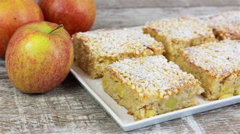 Saftiger Apfelkuchen Vom Blech Schneller Apfel Kuchen Bakken