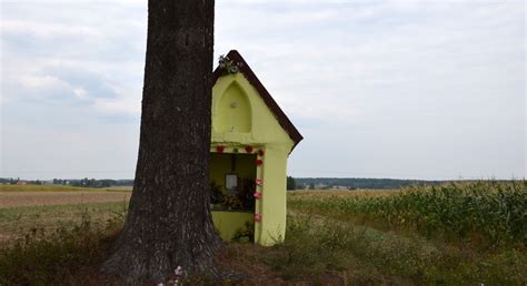 Galeria Zdj Mi Kisz Stary Murowana Kapliczka Przydro Na Polska