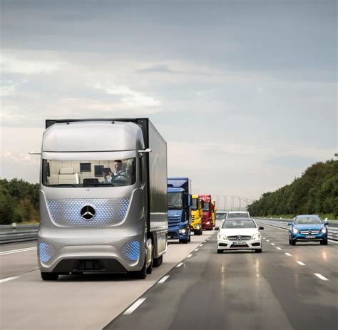 Roboter Trucks Auf Dem Vormarsch New Mobility Autonome Lkw Zukunft Welt