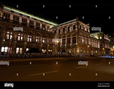 Vienna State Opera House Stock Photo - Alamy