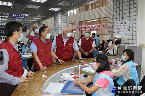 急難紓困金基層人仰馬翻 侯友宜慰問第一線同仁 台灣好新聞 Line Today