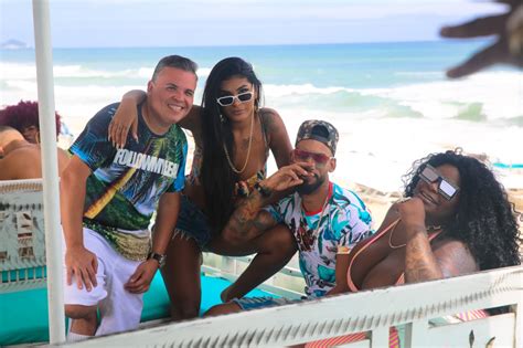 Jojo Maronttinni E MC Pocahontas Gravam Clipe Em Praia Do Rio DJ