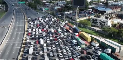 Un Corte En La Autopista Buenos Aires La Plata Provoca Un Caos De