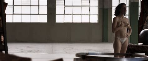 Naked Raquel Karro In Pendular