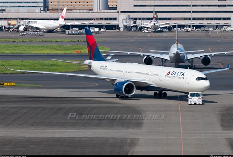 N Dx Delta Air Lines Airbus A Photo By Howard Wang Id