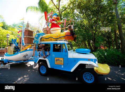 Walt Disney World characters Stock Photo - Alamy