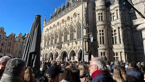 Hommage à Dominique Bernard 5000 Personnes Réunies à Arras En