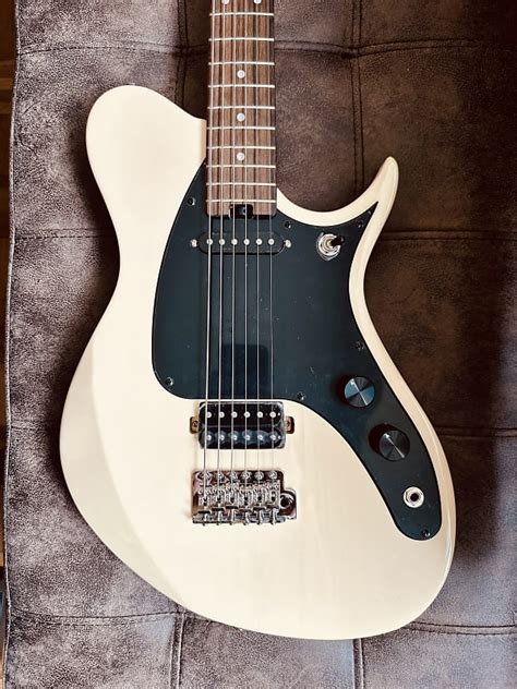 Aria Jet B'Tone 2023 - See-Through Vintage White | Reverb