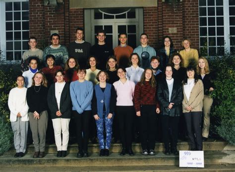 Photo De Classe Bts 1ère Année Assistant De Gestion Pme Pmi 1998 1999