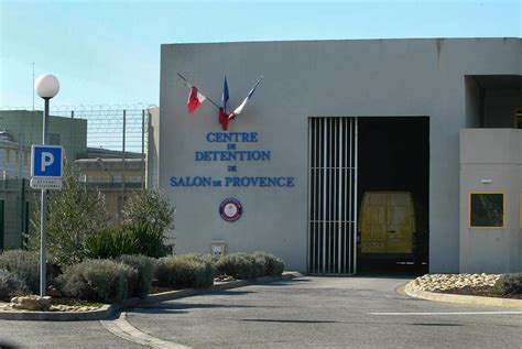 Faits Divers Justice Centre De D Tention De Salon Un D Tenu