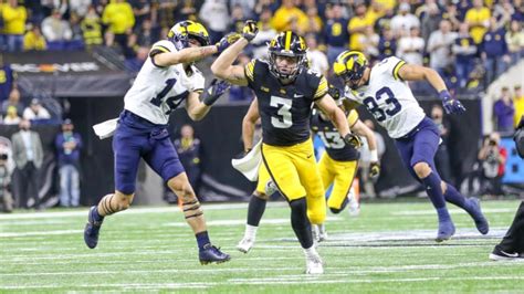 Cooper DeJean Ready for Bigger Role in '22 - Sports Illustrated Iowa ...