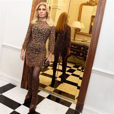 “This Is the Best She Has Looked in Decades!” New Look of Donatella