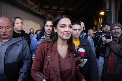 La Dem Crata Alexandria Ocasio Cortez Ganar La Reelecci N En El