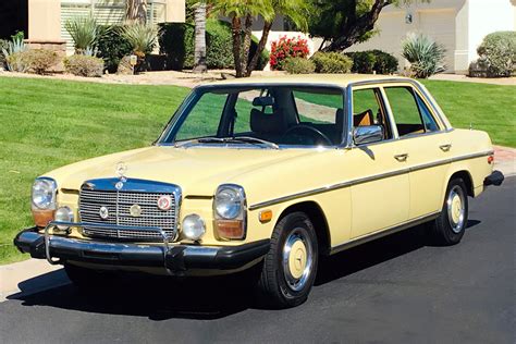 1976 Mercedes Benz 300d Front 34 230732