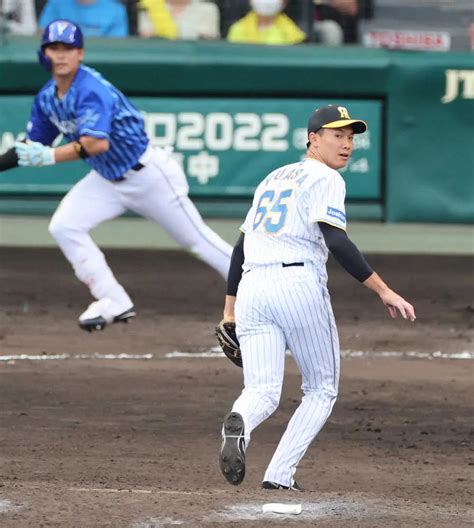 ＜神・d＞8回1死一、二塁、湯浅は神里勝ち越しの2点適時二塁打を打たれる（撮影・大森 寛明） ― スポニチ Sponichi Annex 野球