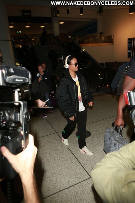 Rihanna Lax Airport Lax Airport Beautiful Posing Hot Paparazzi Babe