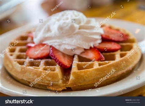 Waffles With Whipping Cream Bilder Stockfotos Und