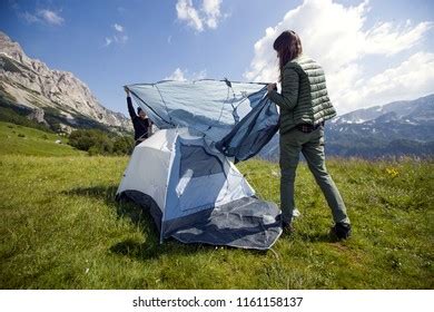 Back View Attractive Naked Woman Hiker Foto De Stock