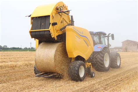 Rotopressa New Holland Pro Belt Vista In Campo Agrimeccanica