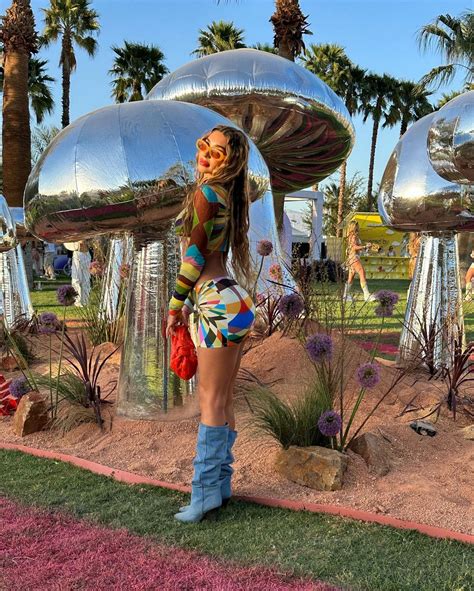 Watch Chantel Jeffries Flaunt Her Flat Tummy In A Bikini Style Crop Top And Skirt At Coachella