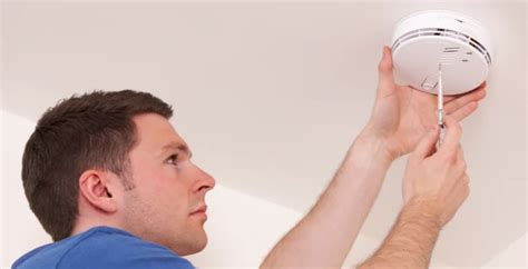 Smoke Detector Repair: How To Repair Home Safety