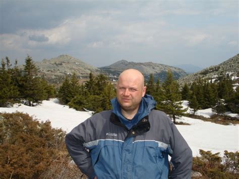 Что подарить мужчине на 45 лет?