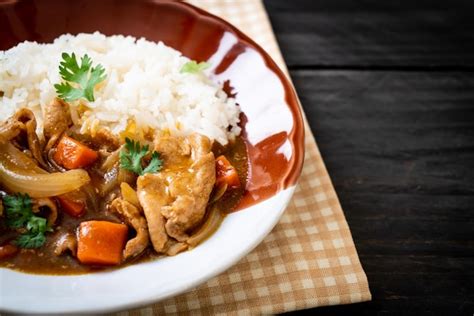 Arroz Al Curry Japon S Con Rodajas De Zanahoria Y Cebolla De Cerdo