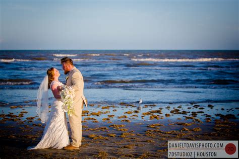 GALVESTON BEACH WEDDING - DANIEL T DAVIS - DESTINATION WEDDING PHOTOGRAPHER