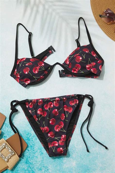Trendyolmilla Kiraz Desenli Balkonet Ters V Balenli Brazilian Bikini Takımı TBESS25BT00033