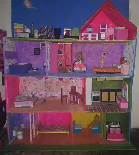 Ponerse En Cuclillas Volverse Loco Renunciar Casa Para Barbie Con