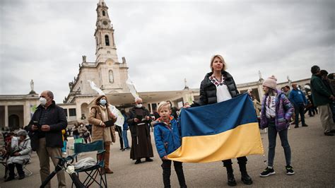 Papa consagra Rússia e Ucrânia e condena destruição causada pela guerra