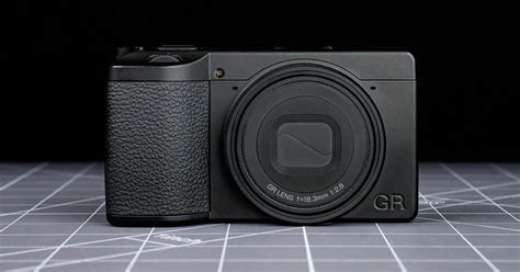 ricoh gr iv monochrome dat hon gr iv thuong hon  trieu dong