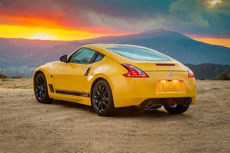 2018 Nissan 370Z Pictures - 123 Photos | Edmunds