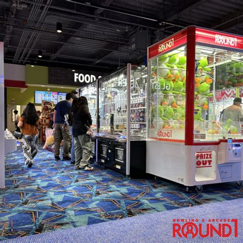 Round1 Bowling and Arcade, Westfield Plaza Bonita, 3030 Plaza Bonita Rd ...